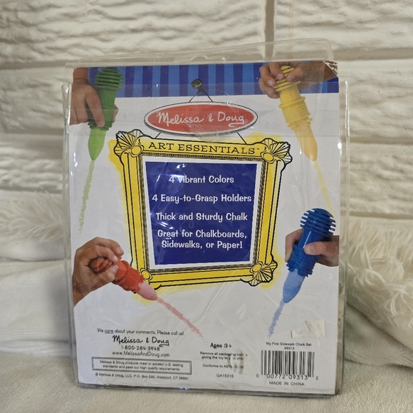 Melissa and Doug sidewalk chalk set, brand new - Picture 6 of 9